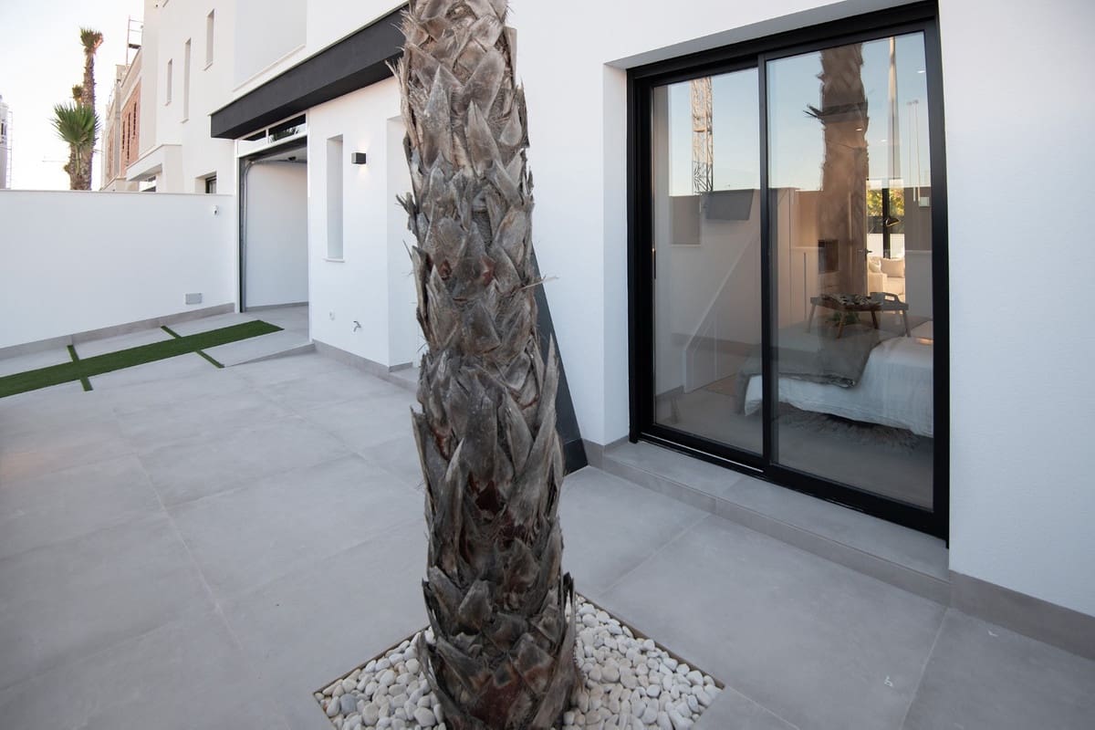 3 sovrum Radhus till salu i Los Alcazares med pool garage - 595 000 € (Ref: 9541442)