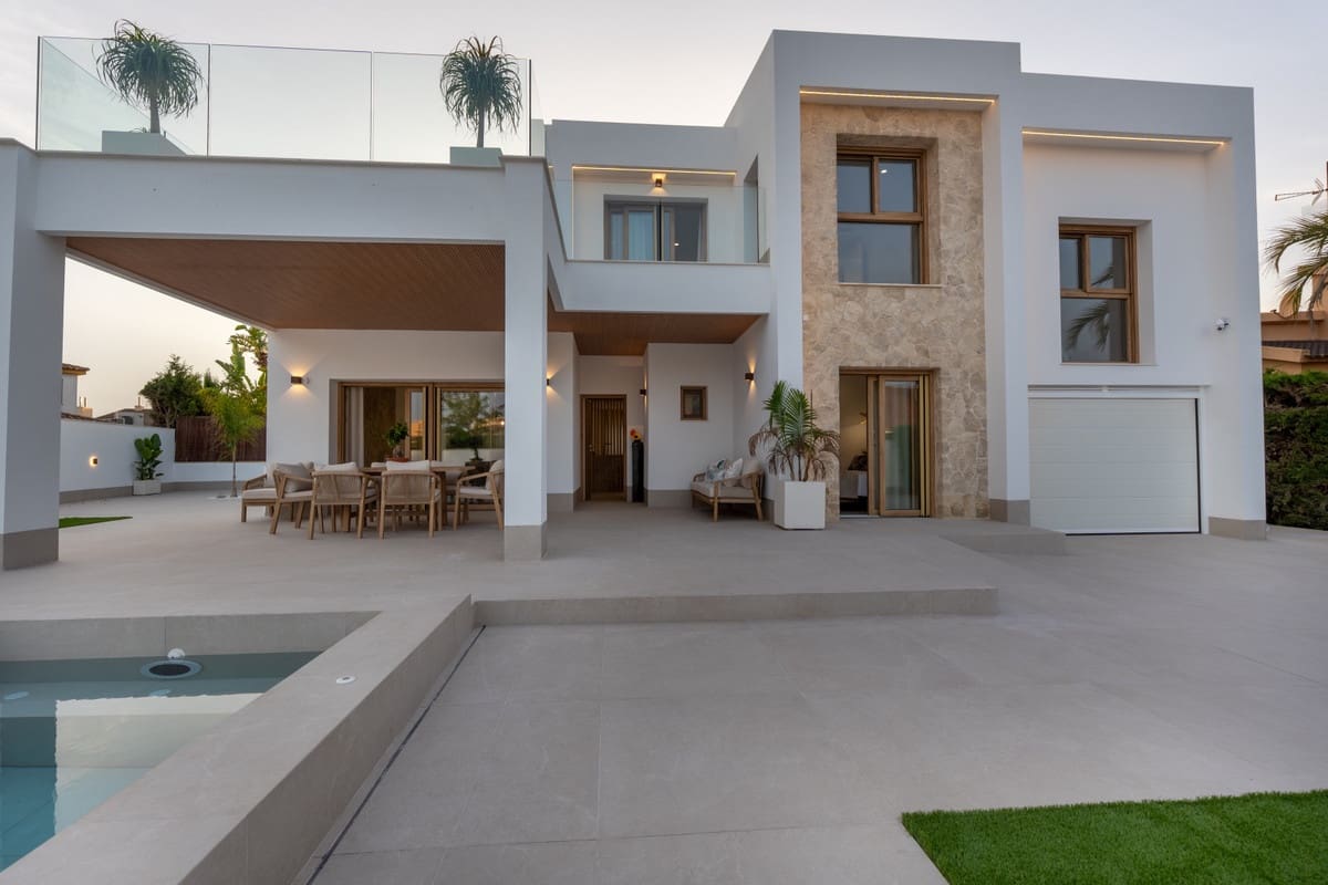 4 quarto Moradia para venda em Orihuela Costa com piscina garagem - 1 350 000 € (Ref: 9541447)