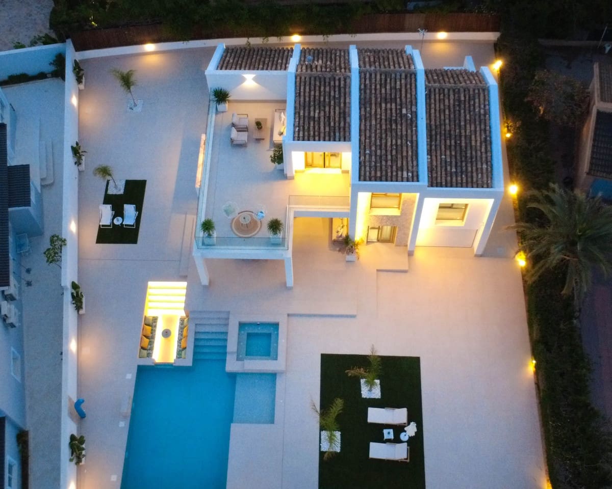 4 quarto Moradia para venda em Orihuela Costa com piscina garagem - 1 350 000 € (Ref: 9541447)