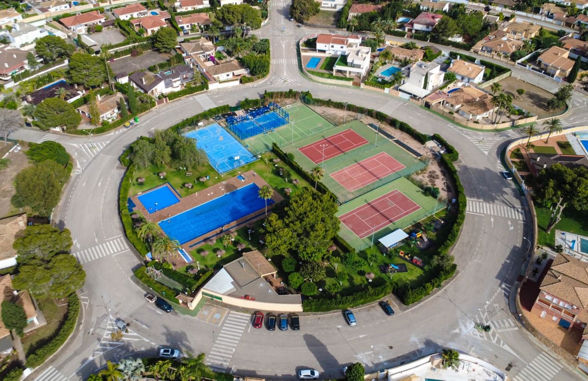 4 quarto Moradia para venda em Orihuela Costa com piscina garagem - 1 350 000 € (Ref: 9541447)