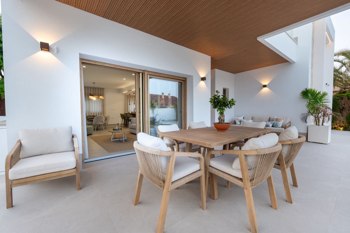 4 quarto Moradia para venda em Orihuela Costa com piscina garagem - 1 350 000 € (Ref: 9541447)