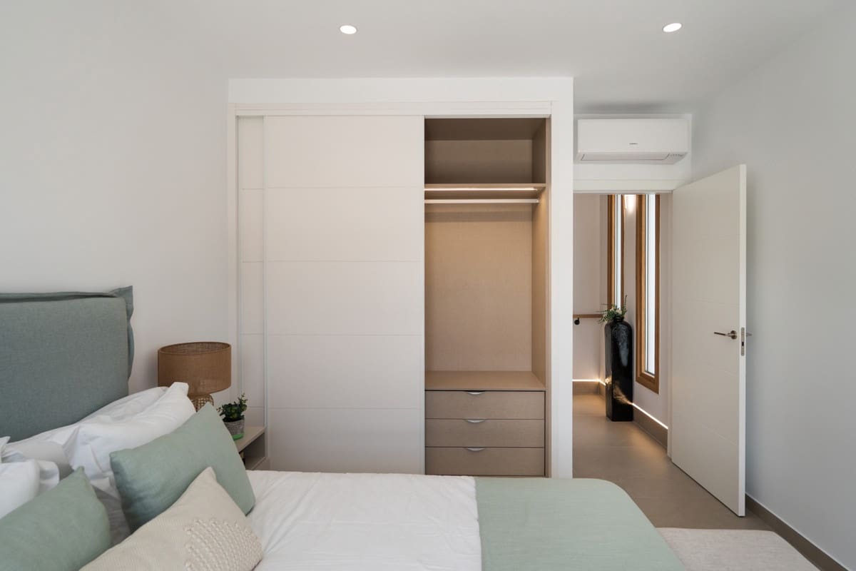 4 quarto Moradia para venda em Orihuela Costa com piscina garagem - 1 350 000 € (Ref: 9541447)