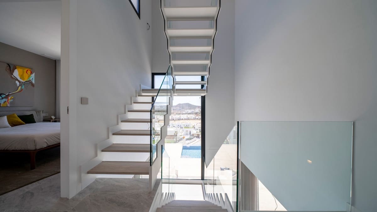 4 quarto Moradia para venda em Finestrat com piscina garagem - 1 350 000 € (Ref: 9541454)