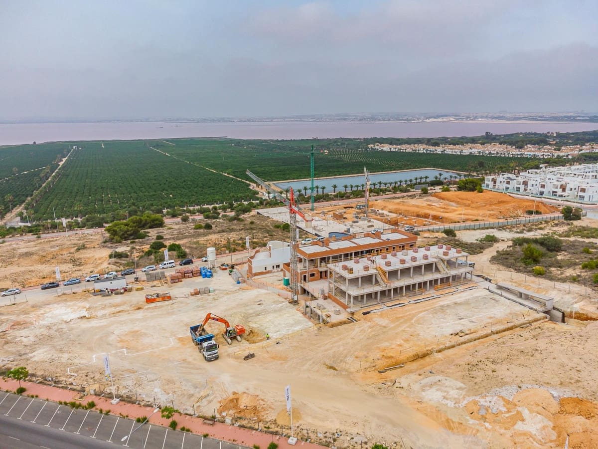 3 makuuhuone Rivitalo myytävänä paikassa Orihuela mukana uima-altaan 
autotalli - 414 000 € (Ref: 9541494)