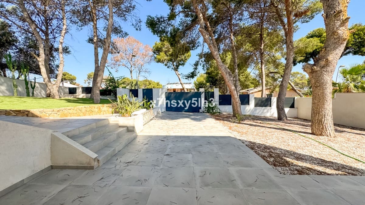 4 sovrum Villa till salu i Orihuela med pool garage - 995 000 € (Ref: 9541502)