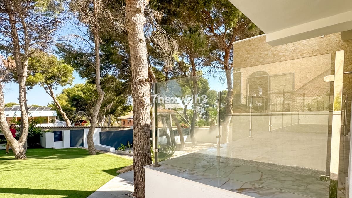 4 sovrum Villa till salu i Orihuela med pool garage - 995 000 € (Ref: 9541502)