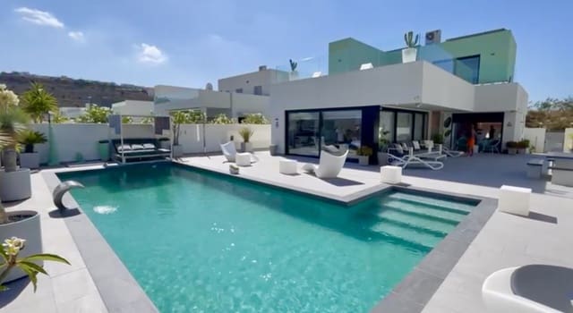 3 camera da letto Villa in vendita in Benijófar con piscina garage - 575.000 € (Rif: 9541513)