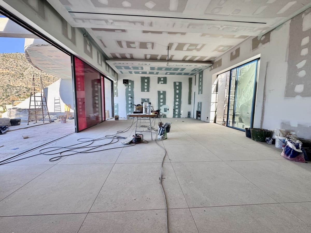 4 sypialnia Willa na sprzedaż w San Miguel de Salinas z basenem garażem - 3 300 000 € (Ref: 9541534)