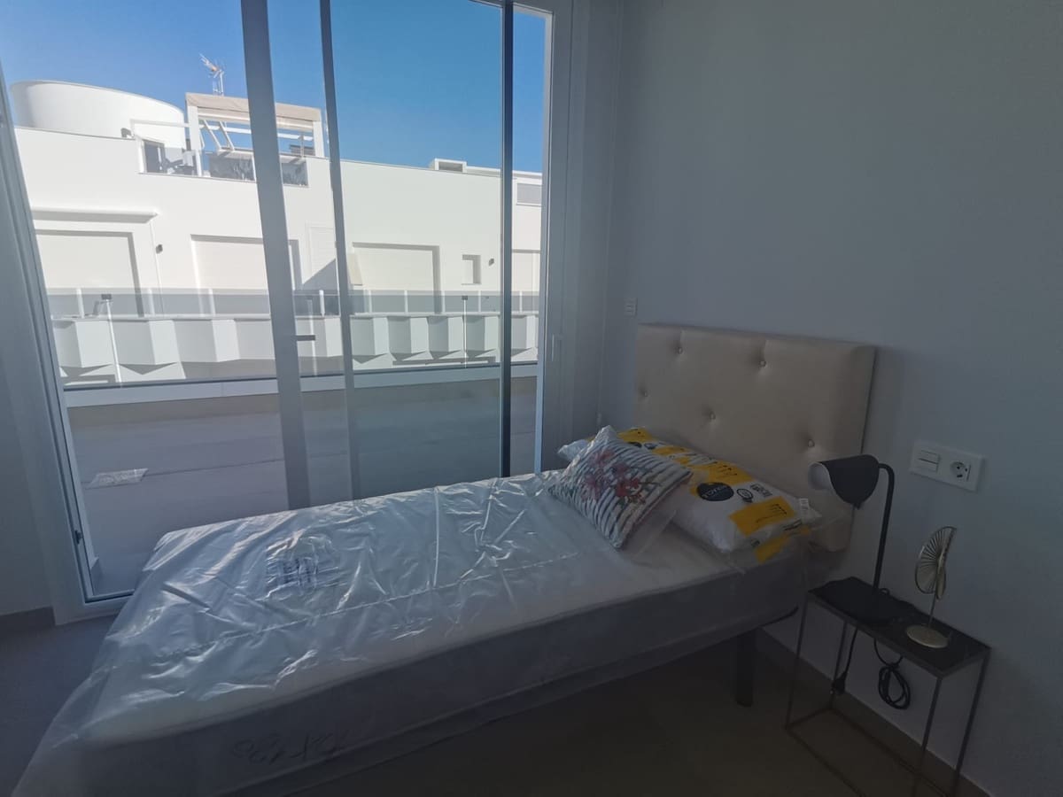 1 soveværelse Penthouse til salg i Torrevieja med swimmingpool - € 425.000 (Ref: 9541536)