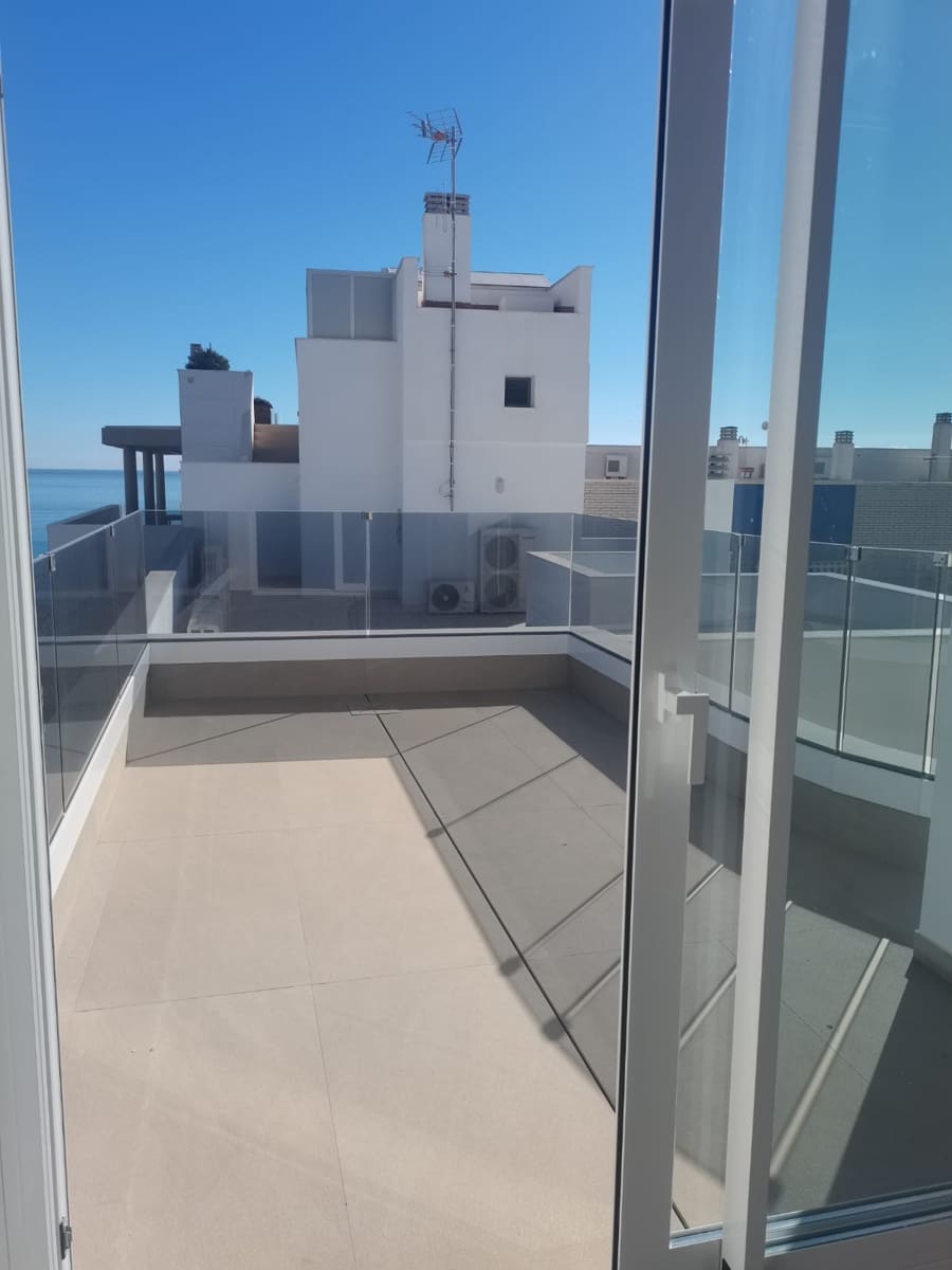 1 soveværelse Penthouse til salg i Torrevieja med swimmingpool - € 425.000 (Ref: 9541536)