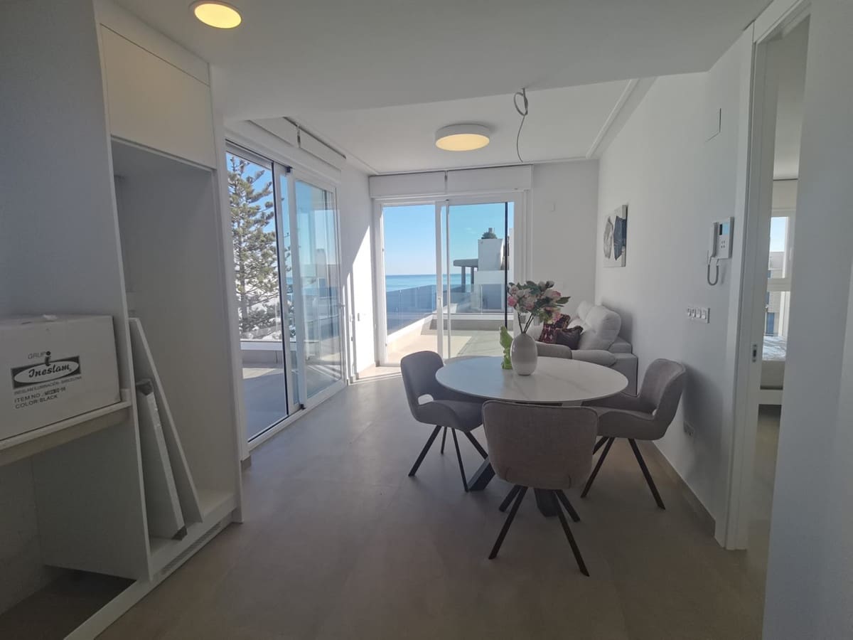 1 soveværelse Penthouse til salg i Torrevieja med swimmingpool - € 425.000 (Ref: 9541536)