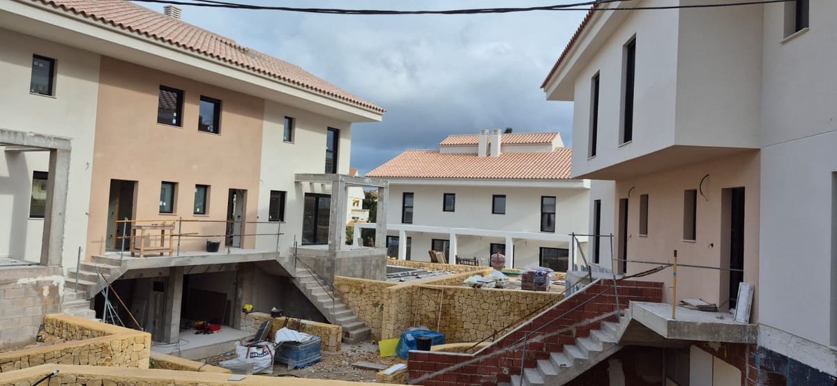 3 soveværelse Rækkehus til salg i San Miguel de Salinas med swimmingpool - € 594.000 (Ref: 9541540)