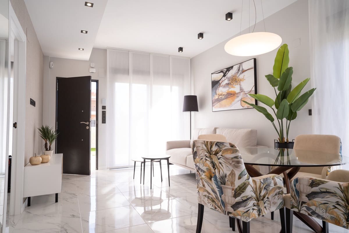 2 soverom Leilighet til salgs i Pilar de la Horadada med svømmebasseng garasje - € 330 000 (Ref: 9551685)