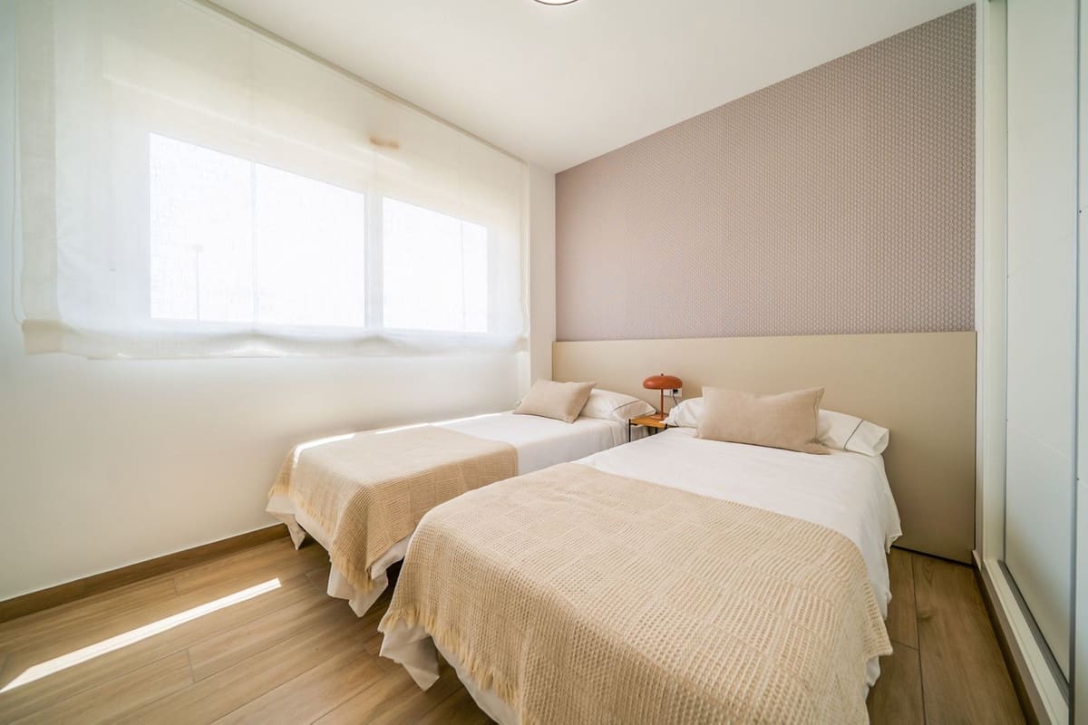 2 soverom Leilighet til salgs i Vistabella med svømmebasseng garasje - € 269 900 (Ref: 9551702)