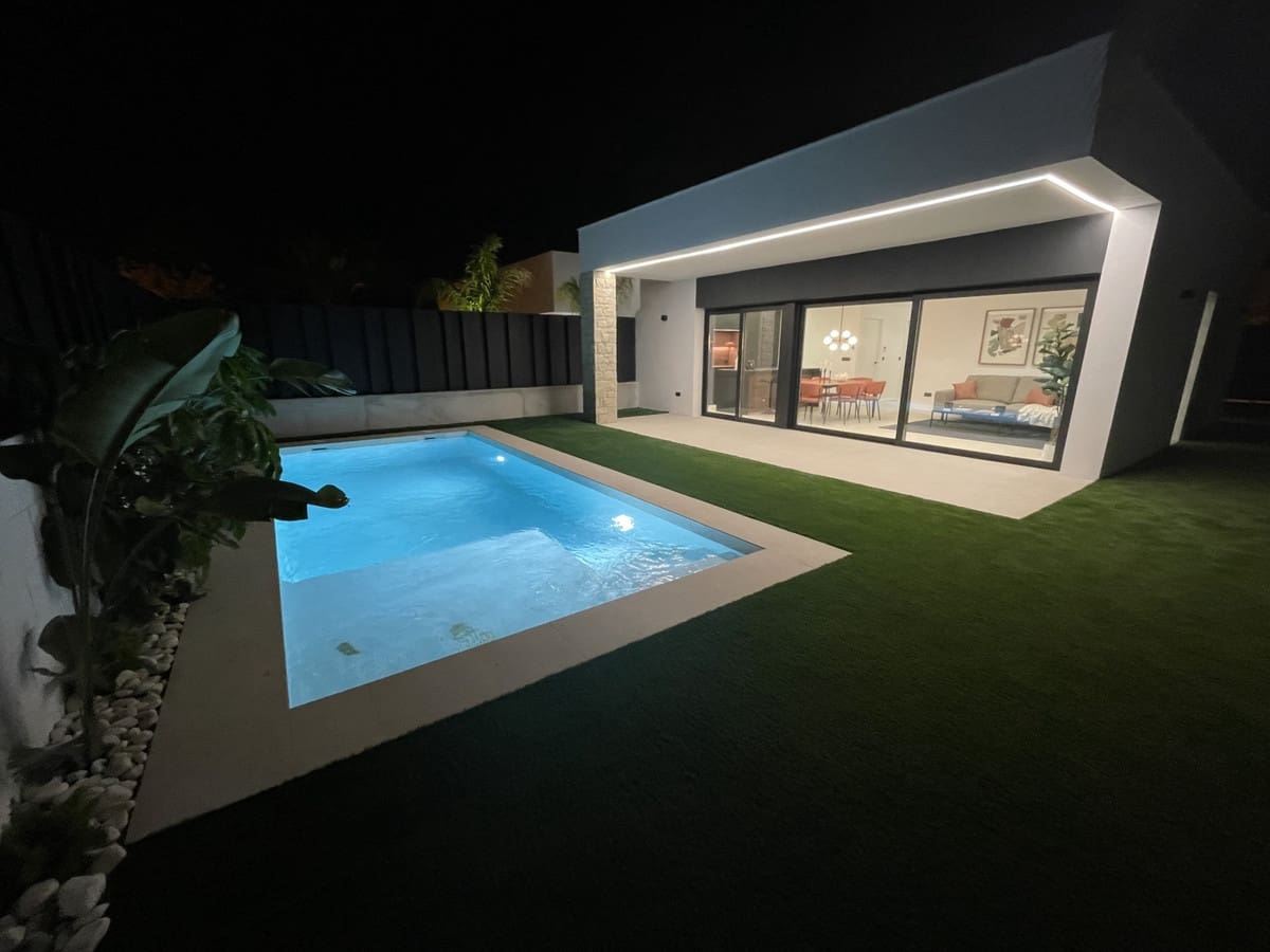 3 soverom Villa til salgs i Molina de Segura med svømmebasseng garasje - € 379 000 (Ref: 9551739)