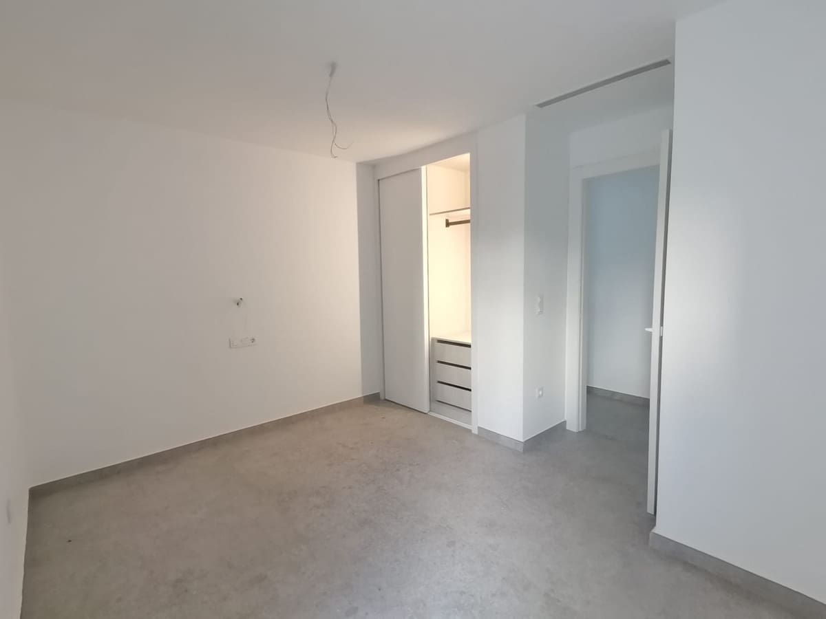 3 Zimmer Apartment zu verkaufen in Torrevieja mit Pool Garage - 370.000 € (Ref: 9551783)