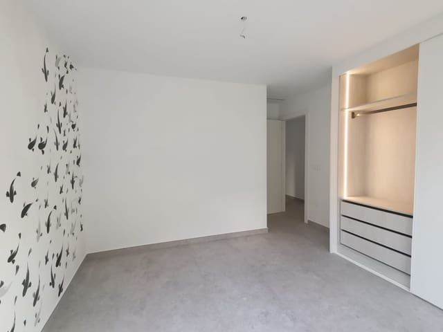 3 Zimmer Apartment zu verkaufen in Torrevieja mit Pool Garage - 370.000 € (Ref: 9551783)