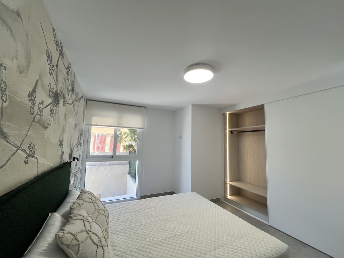 3 Zimmer Apartment zu verkaufen in Torrevieja mit Pool Garage - 370.000 € (Ref: 9551783)