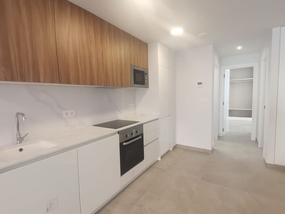 2 soveværelse Lejlighed til salg i Torrevieja med swimmingpool - € 259.000 (Ref: 9551784)