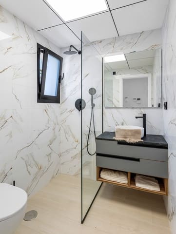 2 makuuhuone Huoneisto myytävänä paikassa Guardamar del Segura mukana uima-altaan 
autotalli - 222 000 € (Ref: 9551790)