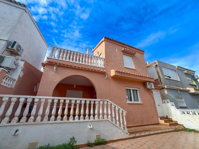 3 slaapkamer Villa te koop in La Mata, Torrevieja met zwembad - € 170.000 (Ref: 9565344)