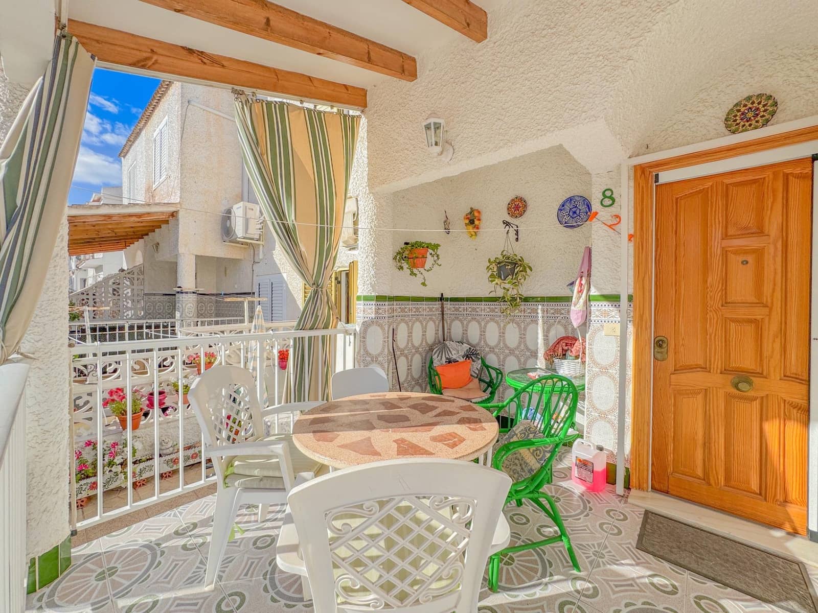 2 soveværelse Rækkehus til salg i Torrevieja med swimmingpool - € 139.000 (Ref: 9571304)