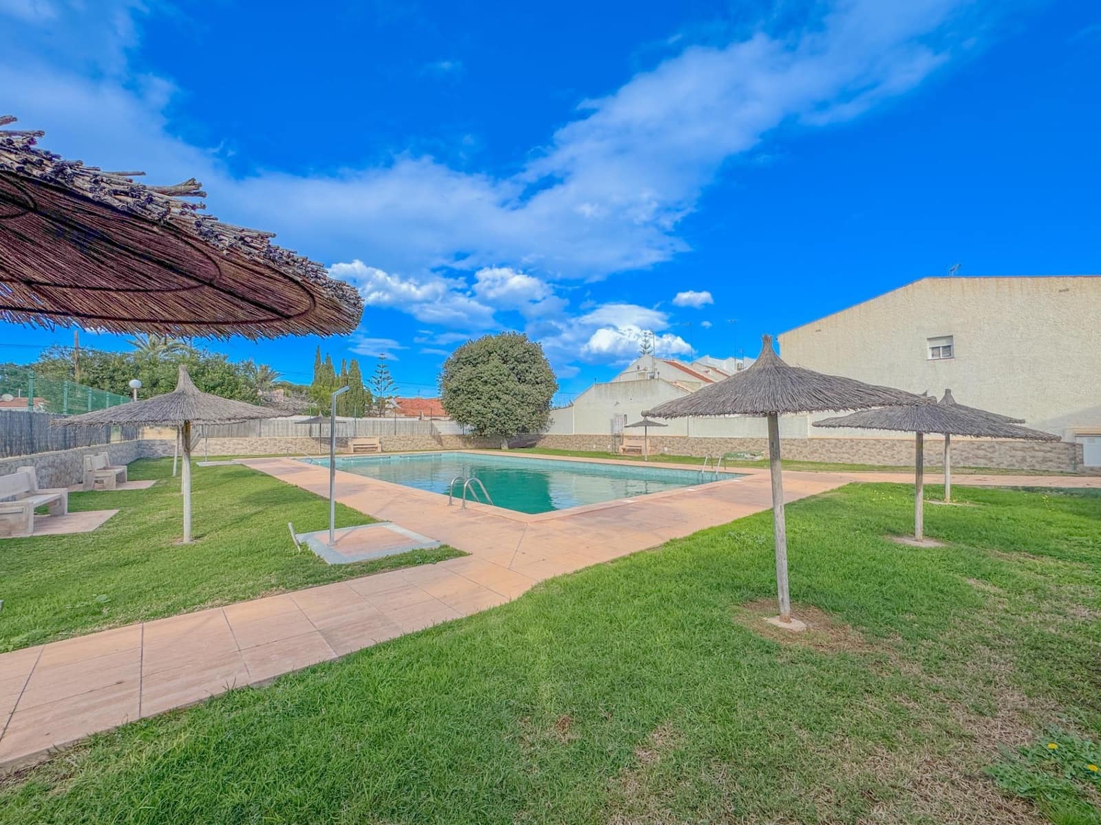 2 soveværelse Rækkehus til salg i Torrevieja med swimmingpool - € 139.000 (Ref: 9571304)