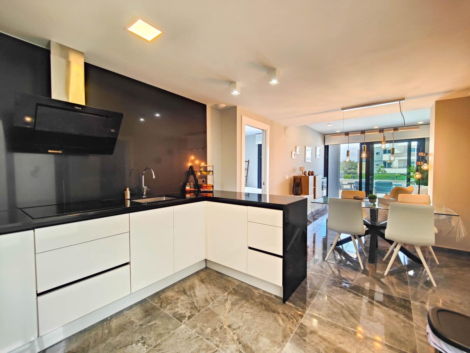 2 bedroom Apartment for sale in Orihuela Costa - € 265,000 (Ref: 9608343)