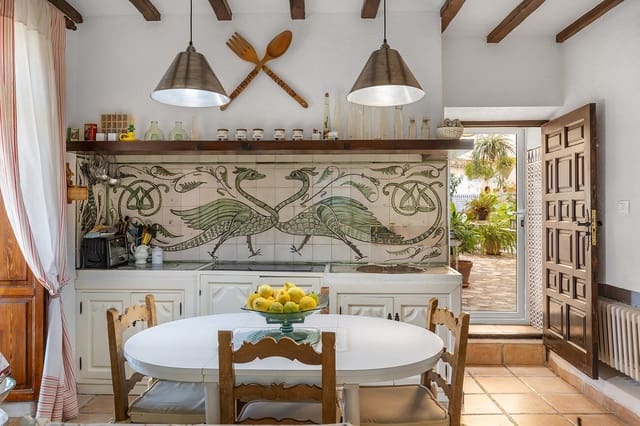 6 bedroom Villa for sale in Mula with pool - € 550,000 (Ref: 9608344)