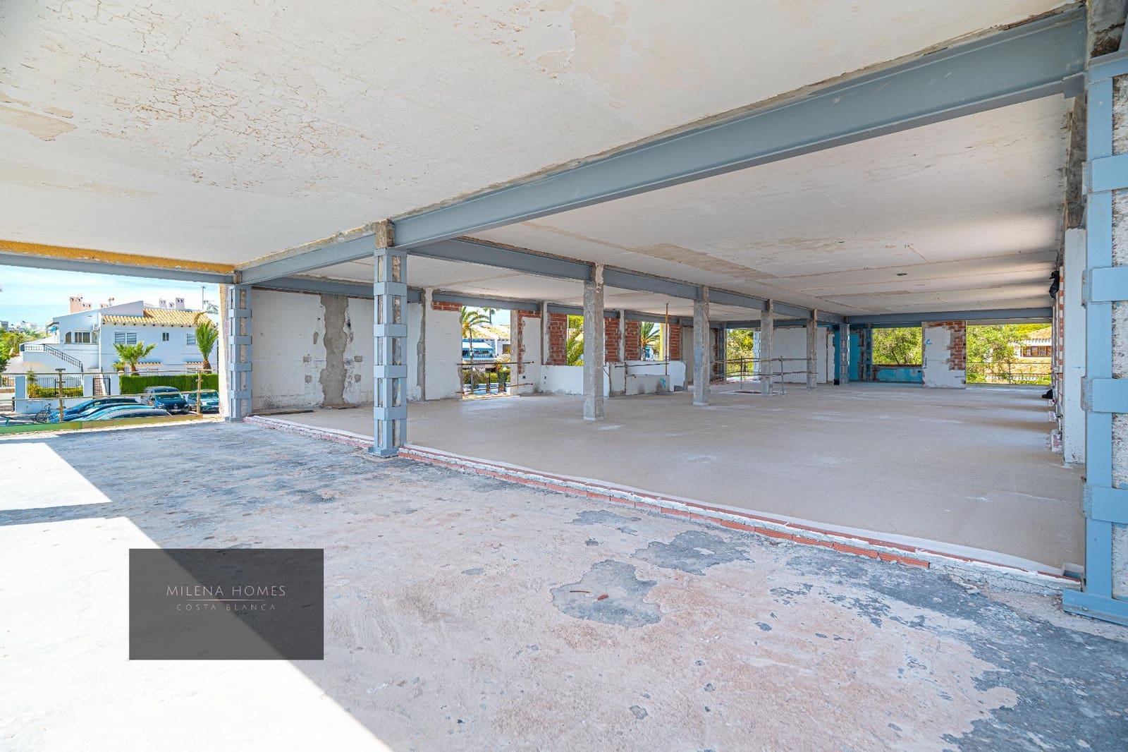 8 bedroom Villa for sale in Cabo Roig - € 2,400,000 (Ref: 9608378)