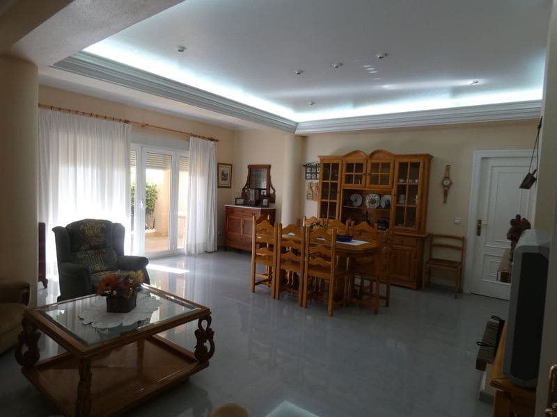4 Zimmer Villa zu verkaufen in Almoradi mit Garage - 499.950 € (Ref: 9608380)