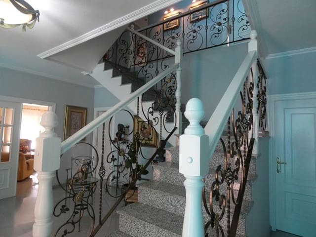 4 Zimmer Villa zu verkaufen in Almoradí mit Garage - 499.950 € (Ref: 9608380)