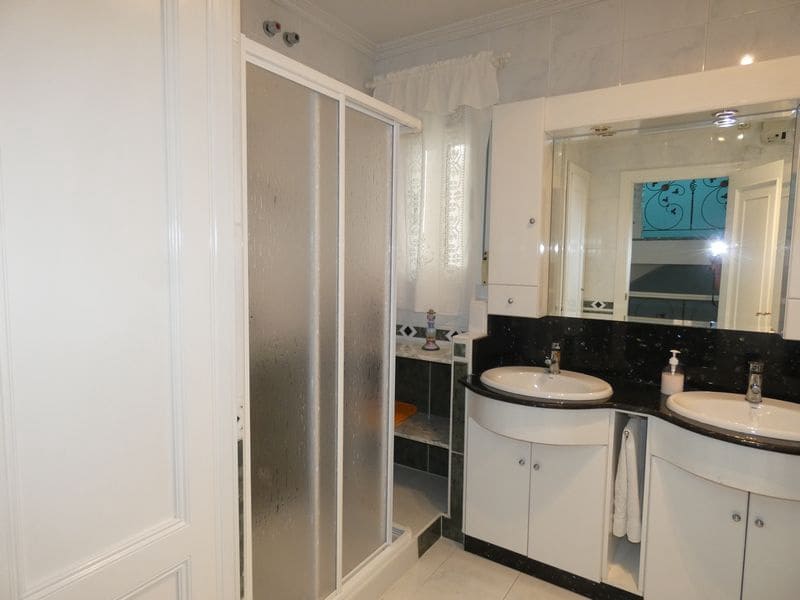 4 Zimmer Villa zu verkaufen in Almoradi mit Garage - 499.950 € (Ref: 9608380)