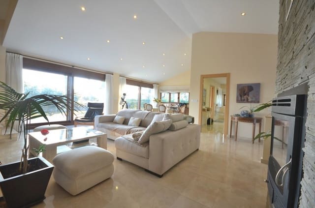 5 makuuhuone Huvila myytävänä paikassa Albacete kaupunki mukana uima-altaan - 720 000 € (Ref: 9608399)