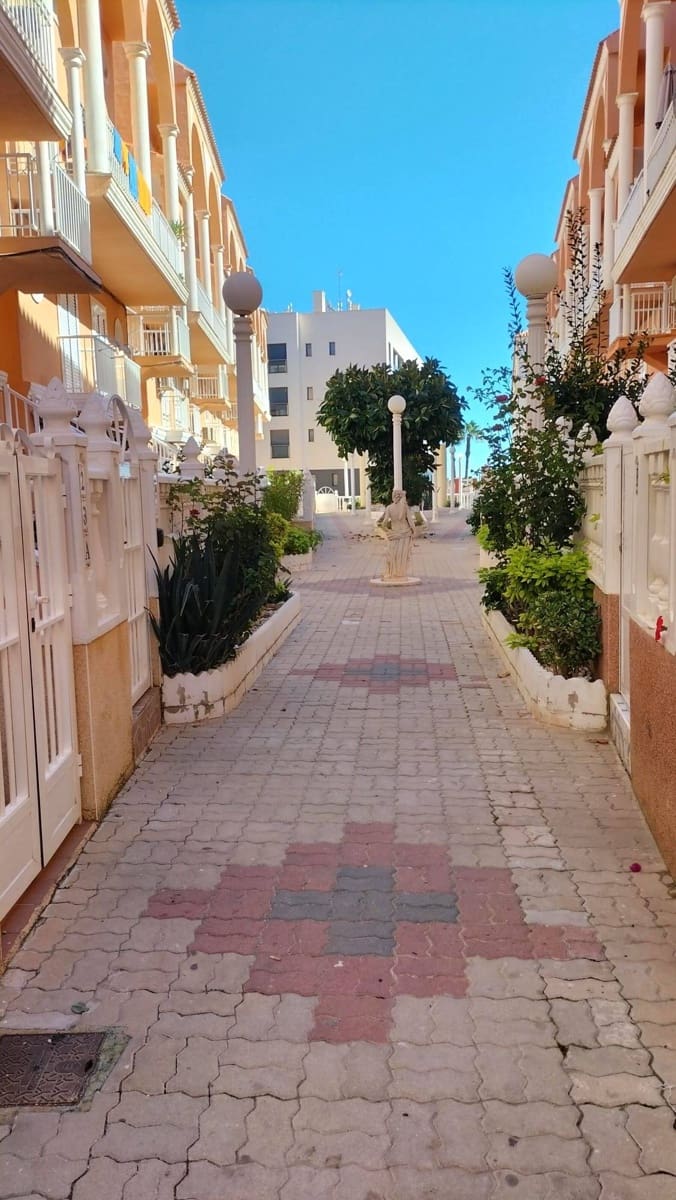 2 camera da letto Attico in vendita in Torrevieja con piscina - 170.000 € (Rif: 9608418)