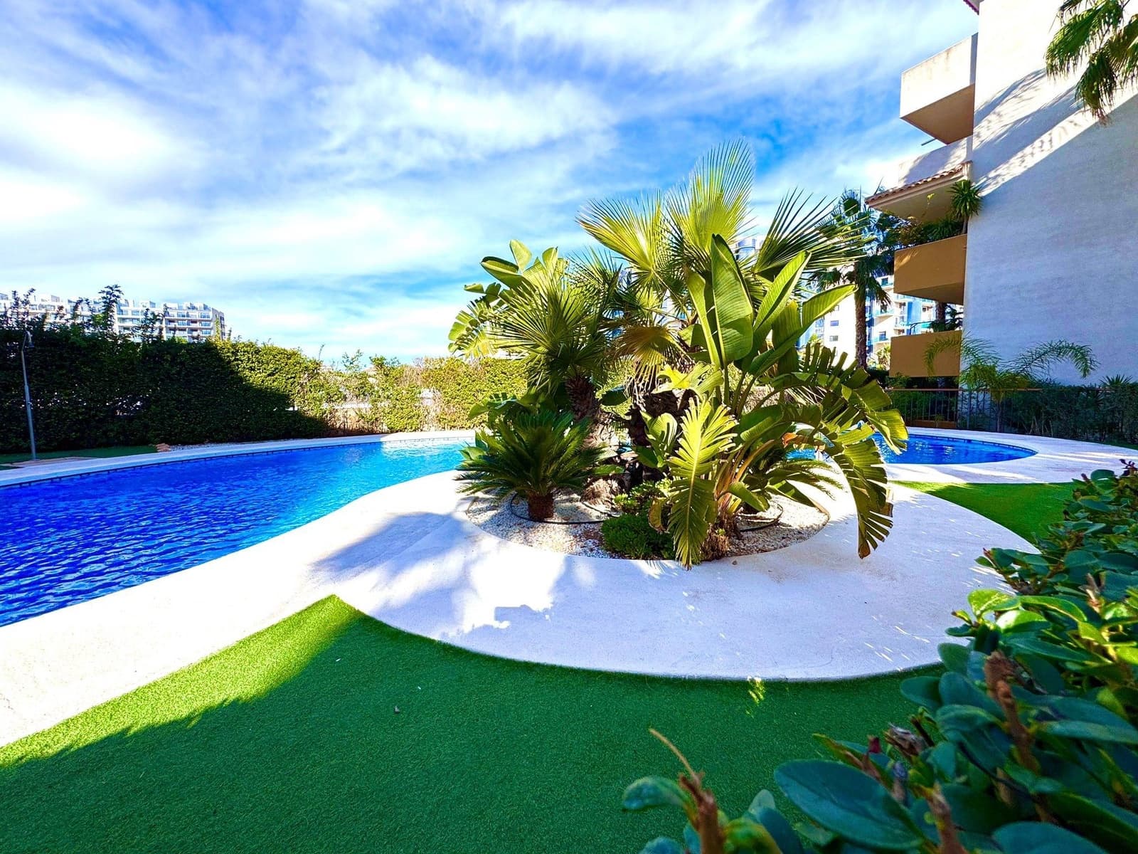 2 sovrum Lägenhet till salu i Punta Prima med pool - 253 500 € (Ref: 9608421)