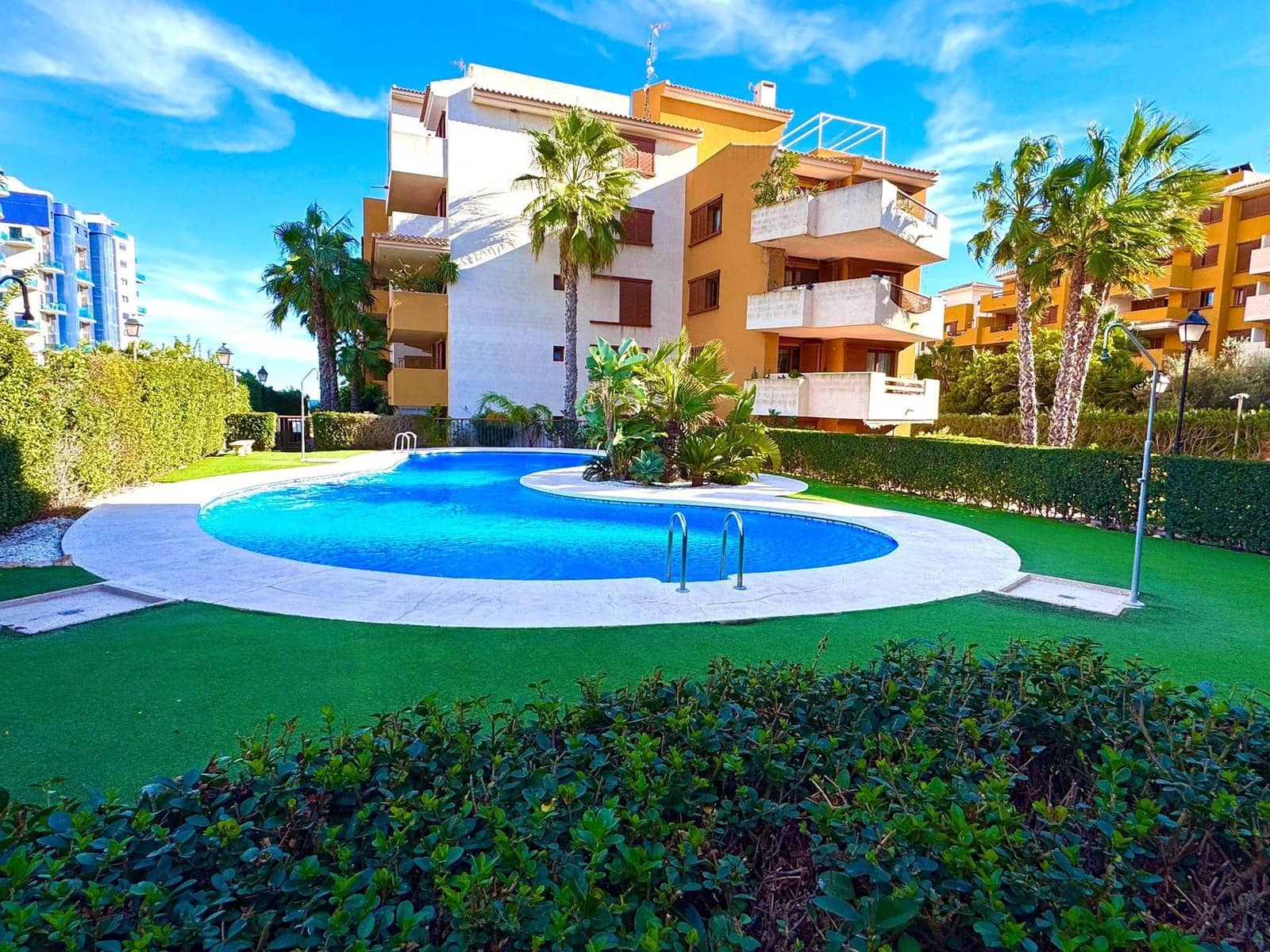 2 bedroom Apartment for sale in Punta Prima with pool - € 253,500 (Ref: 9608421)