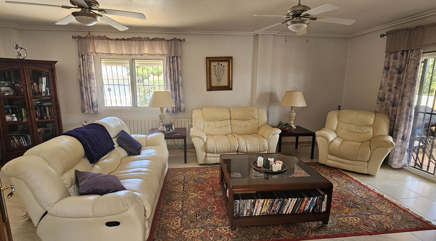 5 quarto Moradia para venda em Pilar de la Horadada com garagem - 725 000 € (Ref: 9608422)