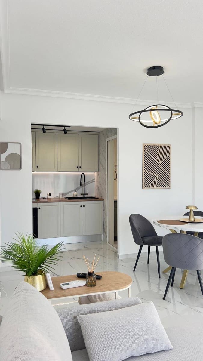 1 soverom Penthouse til salgs i Orihuela Costa med svømmebasseng - € 162 000 (Ref: 9608426)