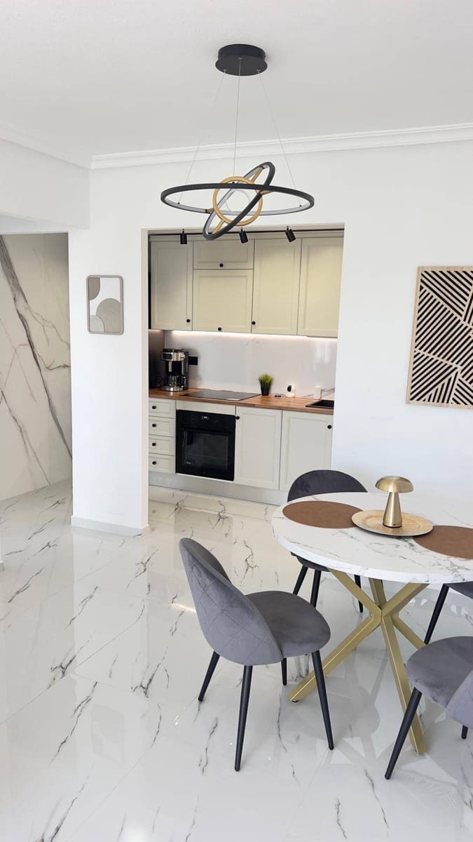 1 soverom Penthouse til salgs i Orihuela Costa med svømmebasseng - € 162 000 (Ref: 9608426)