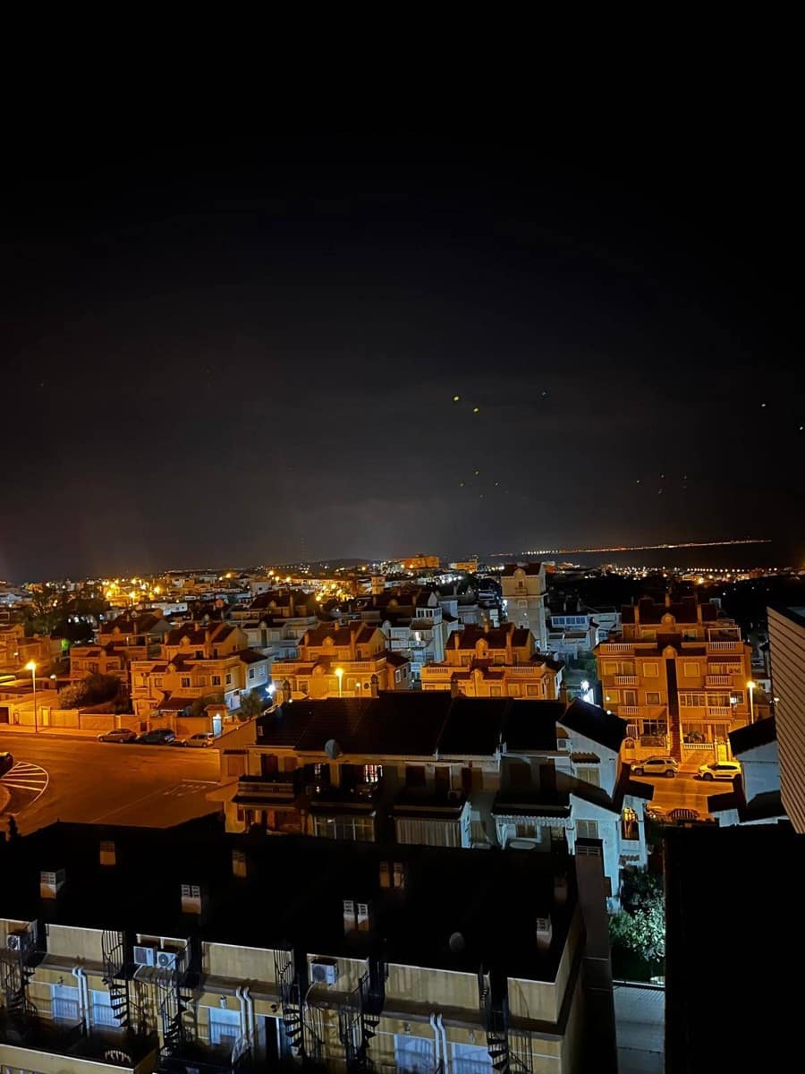 2 slaapkamer Appartement te koop in Torrevieja met zwembad - € 195.999 (Ref: 9608432)