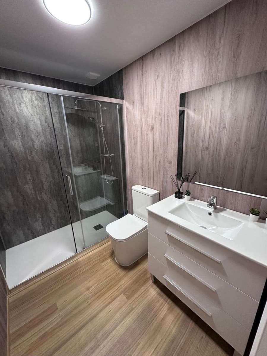 2 Zimmer Apartment zu verkaufen in Torrevieja mit Pool - 150.000 € (Ref: 9608450)