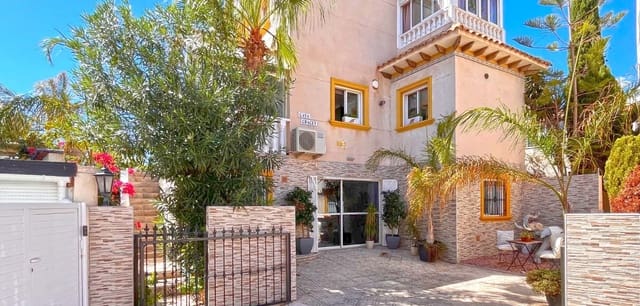 4 makuuhuone Huvila myytävänä paikassa Playa Flamenca, Orihuela mukana uima-altaan - 399 990 € (Ref: 9608453)