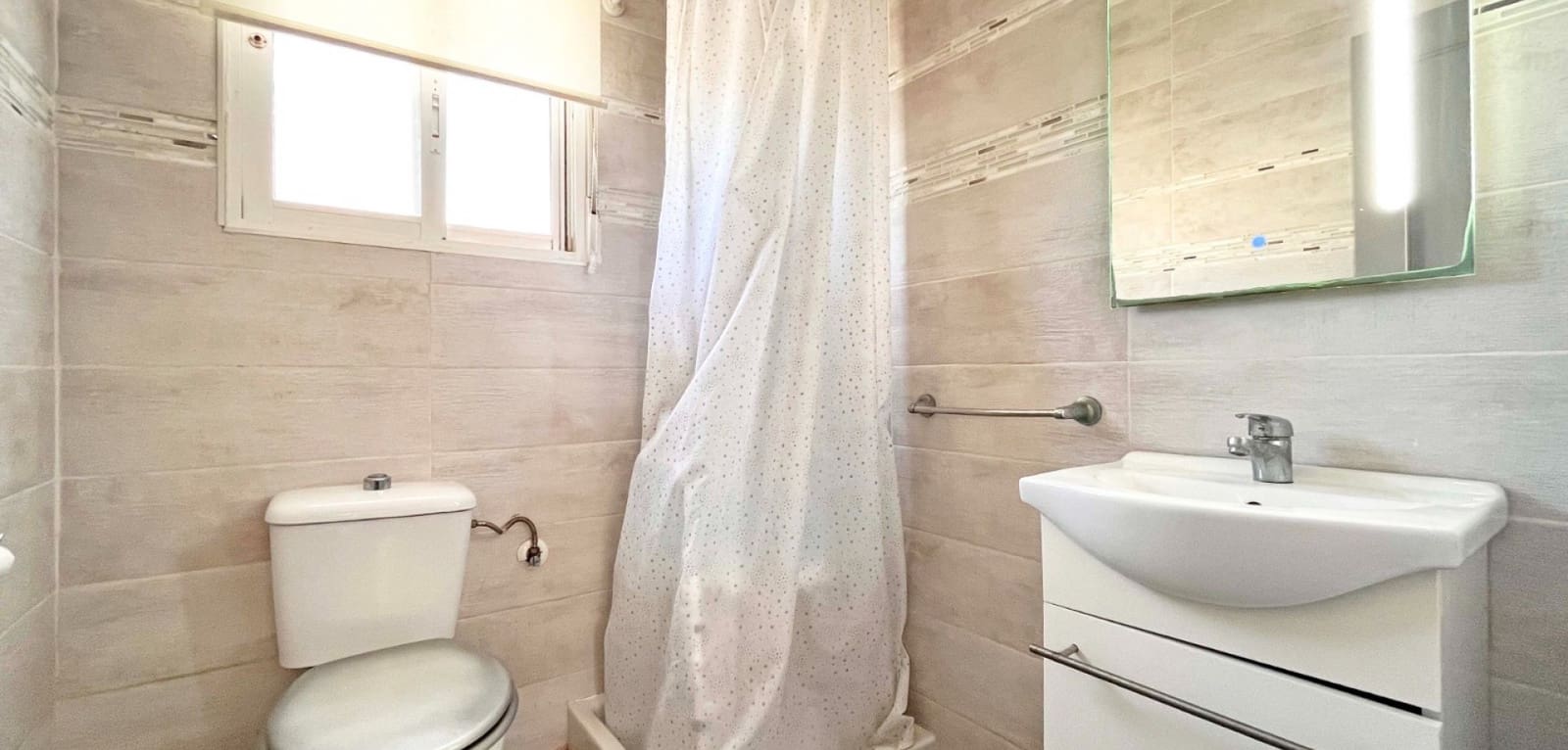 4 makuuhuone Huvila myytävänä paikassa Playa Flamenca mukana uima-altaan - 399 990 € (Ref: 9608453)