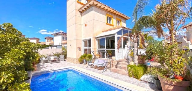 4 bedroom Villa for sale in Playa Flamenca, Orihuela with pool - € 399,990 (Ref: 9608453)