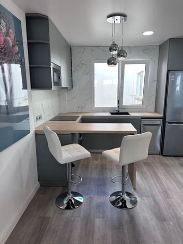 Apartamento de 3 habitaciones en Torrevieja en venta - 200.000 € (Ref: 9608474)