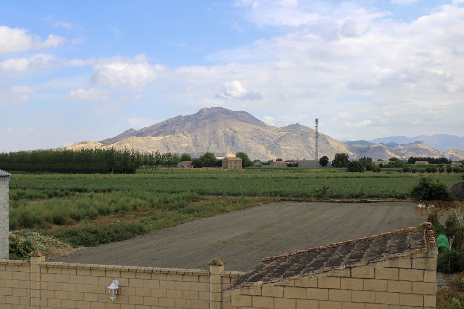 4 bedroom Villa for sale in Fuente Vaqueros with garage - € 370,000 (Ref: 9608476)