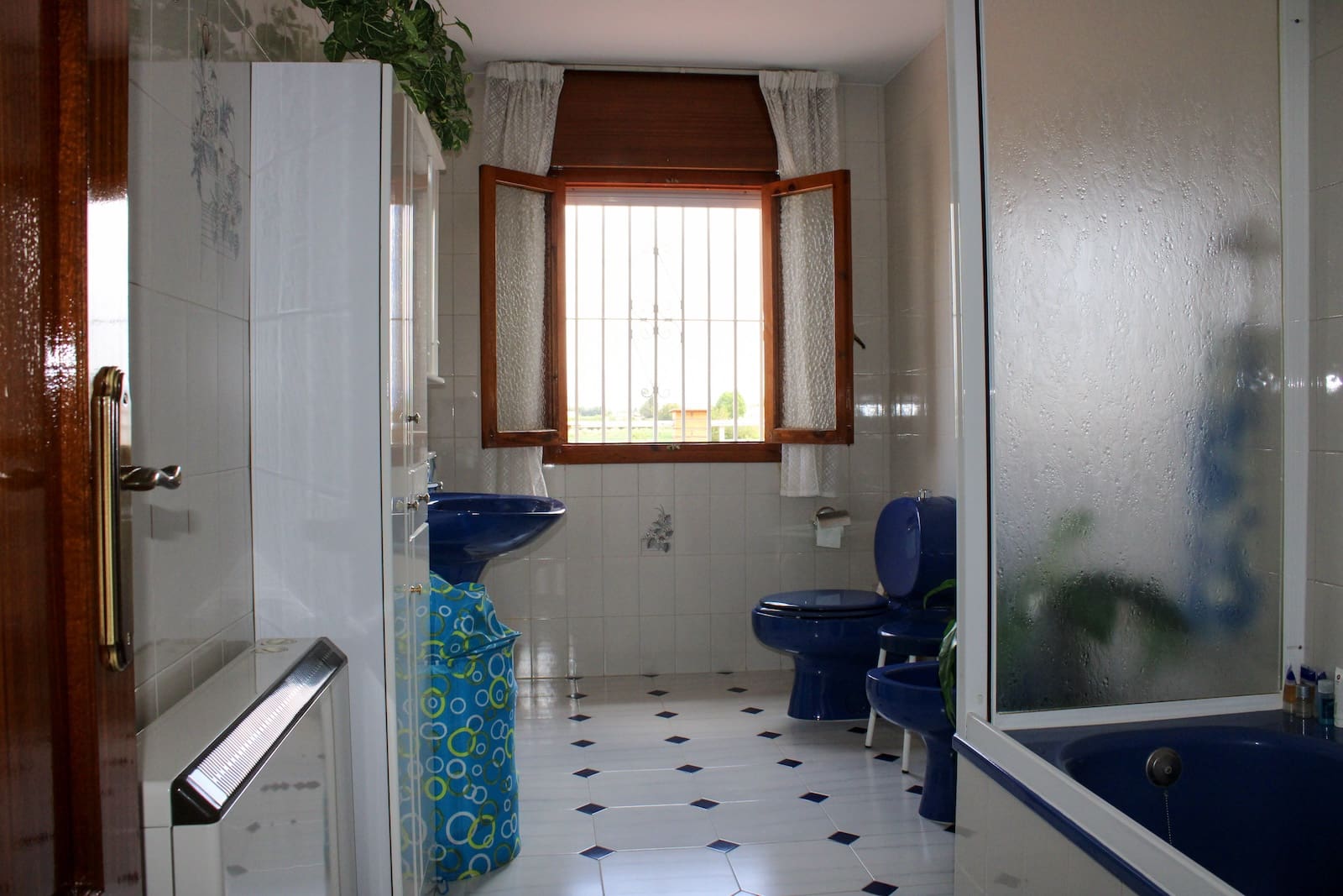 4 bedroom Villa for sale in Fuente Vaqueros with garage - € 370,000 (Ref: 9608476)