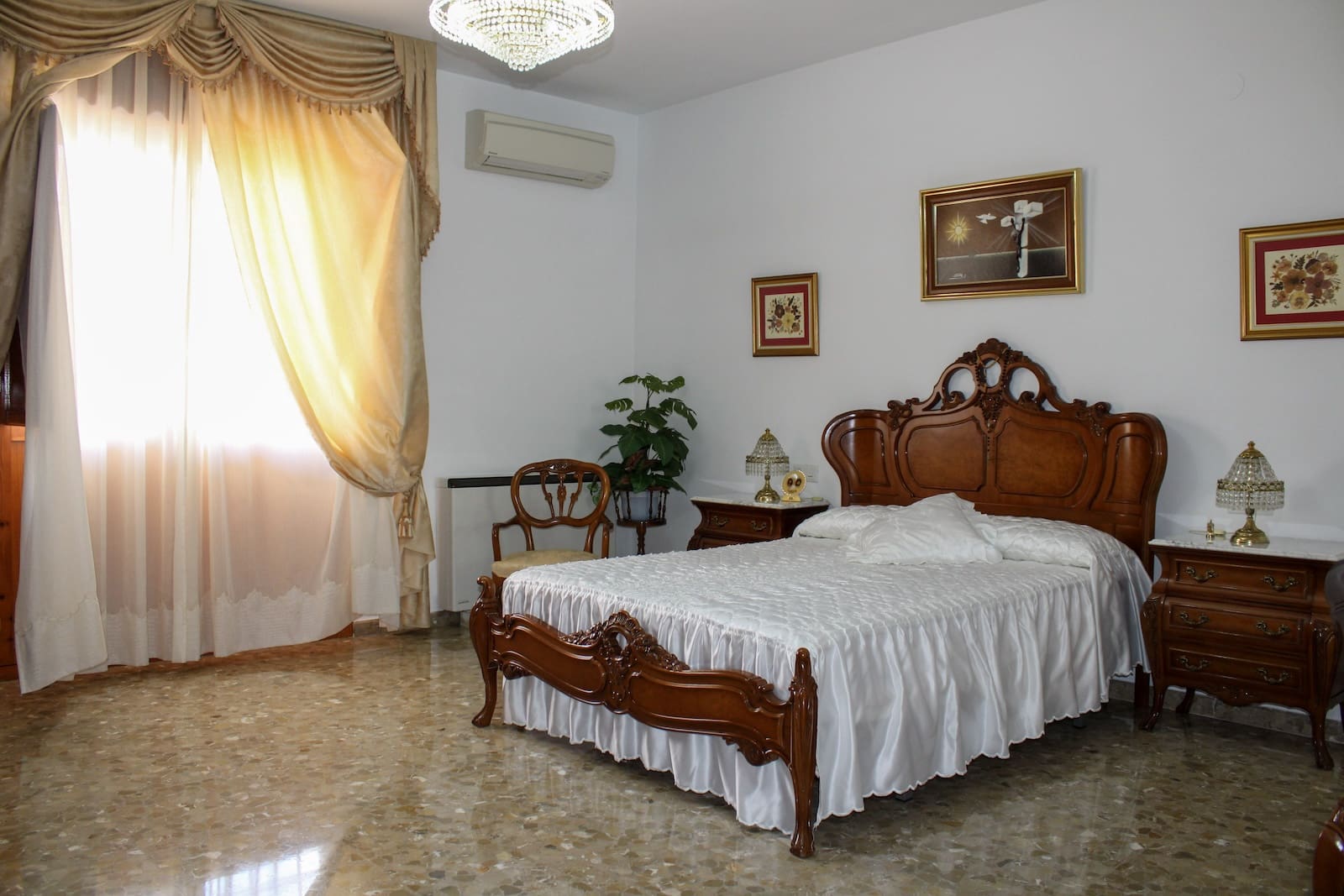 4 bedroom Villa for sale in Fuente Vaqueros with garage - € 370,000 (Ref: 9608476)