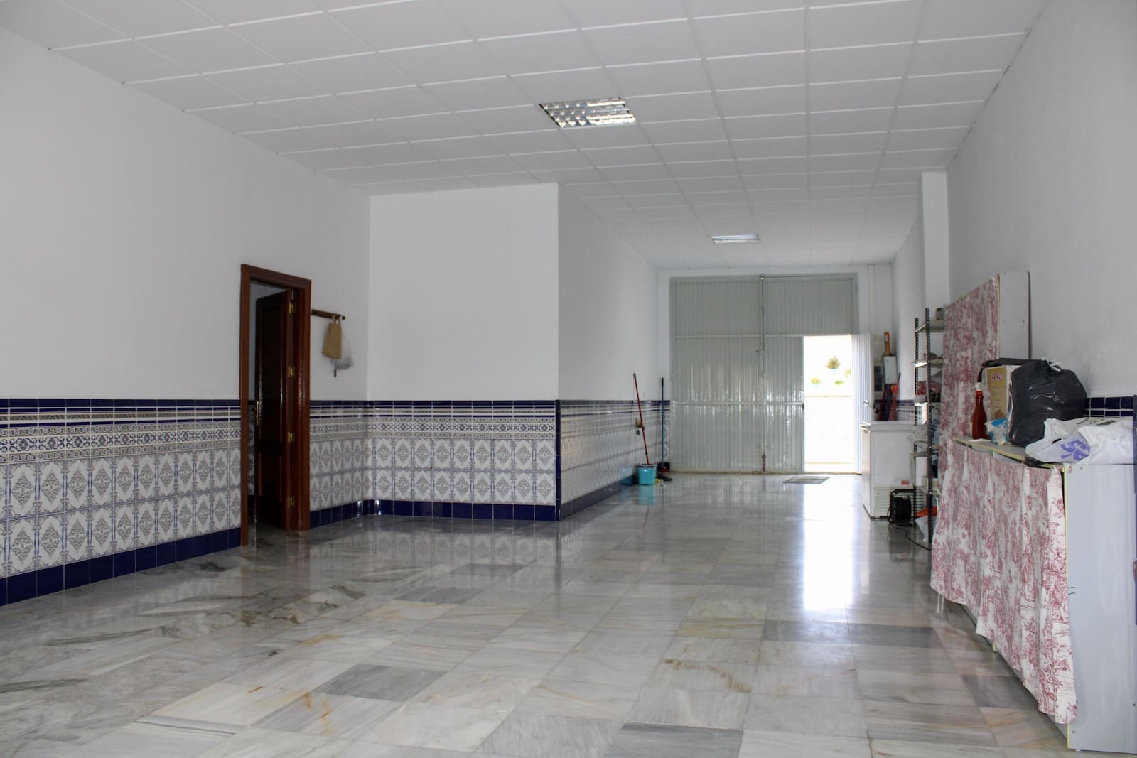 4 bedroom Villa for sale in Fuente Vaqueros with garage - € 370,000 (Ref: 9608476)